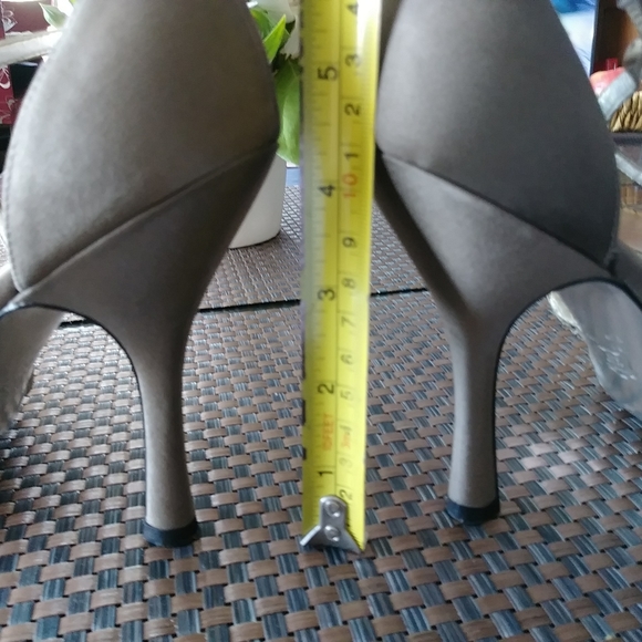 Nina.New York. Size US 10 Euro 40. - Picture 9 of 12